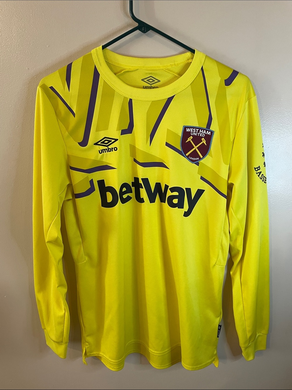Umbro West Ham Long-Sleeve Yellow Soccer Jersey - Picture 2 of 7